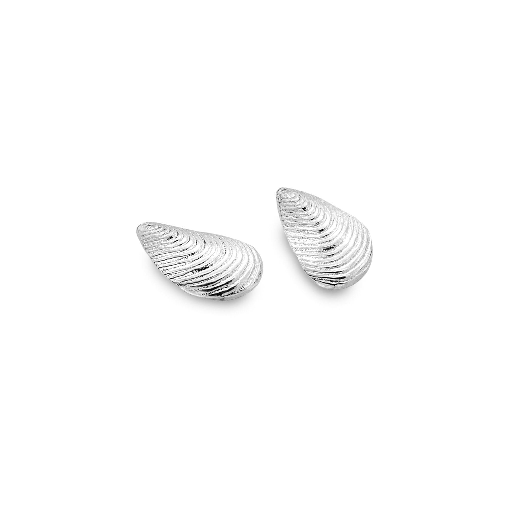 Silver Hammered Disk Studs - Sterling Silver Minimalist Earrings – Lime  Locket Designs